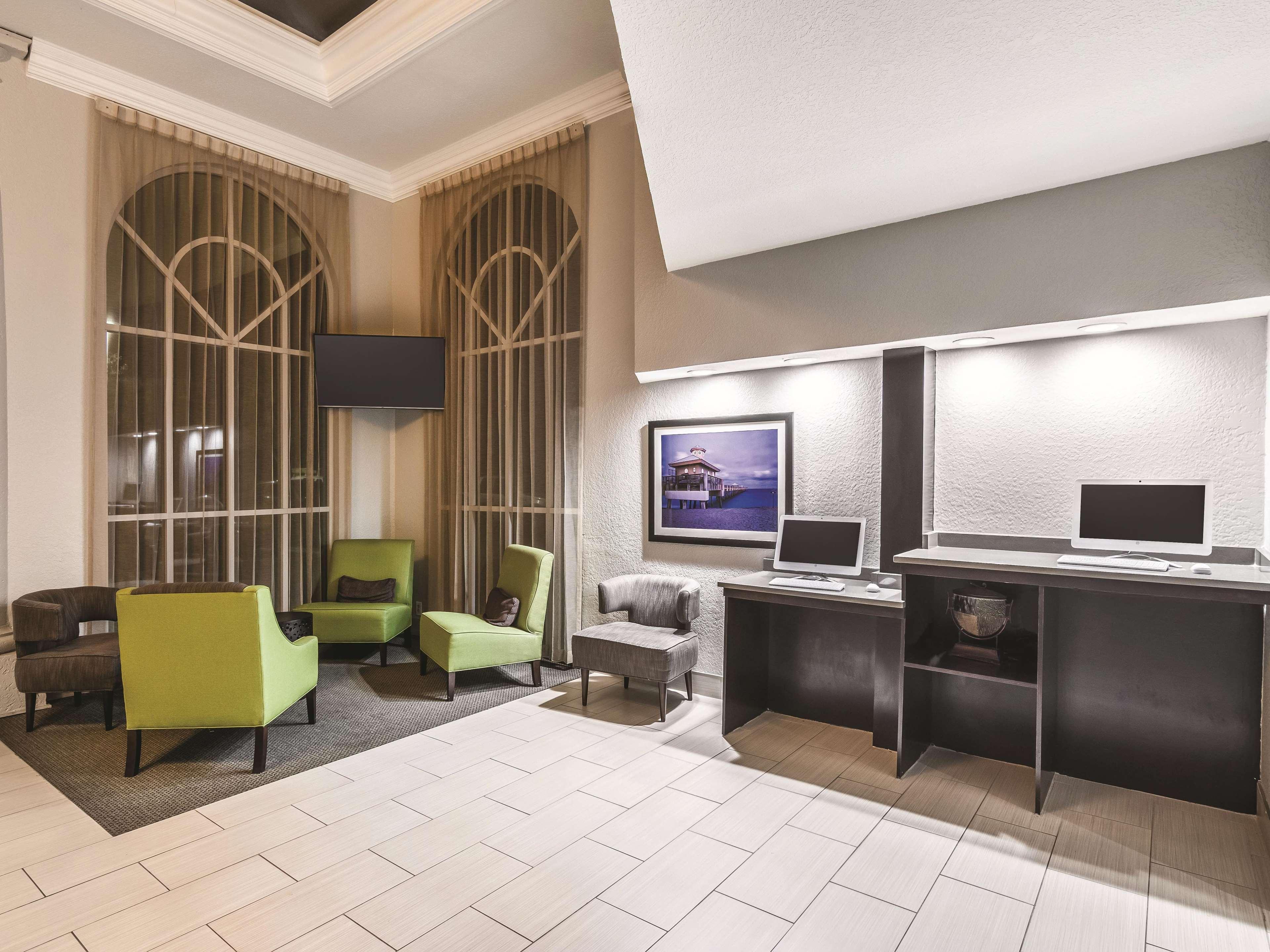 La Quinta Inn By Wyndham Jupiter Exterior photo